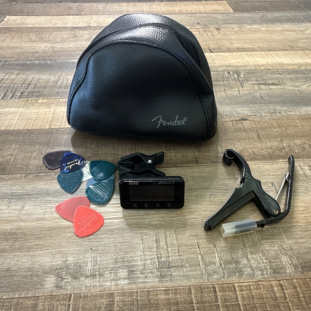 Fender The Arch Workstation Plus Kyser Quick Drop Change Korg PitchHawk-G